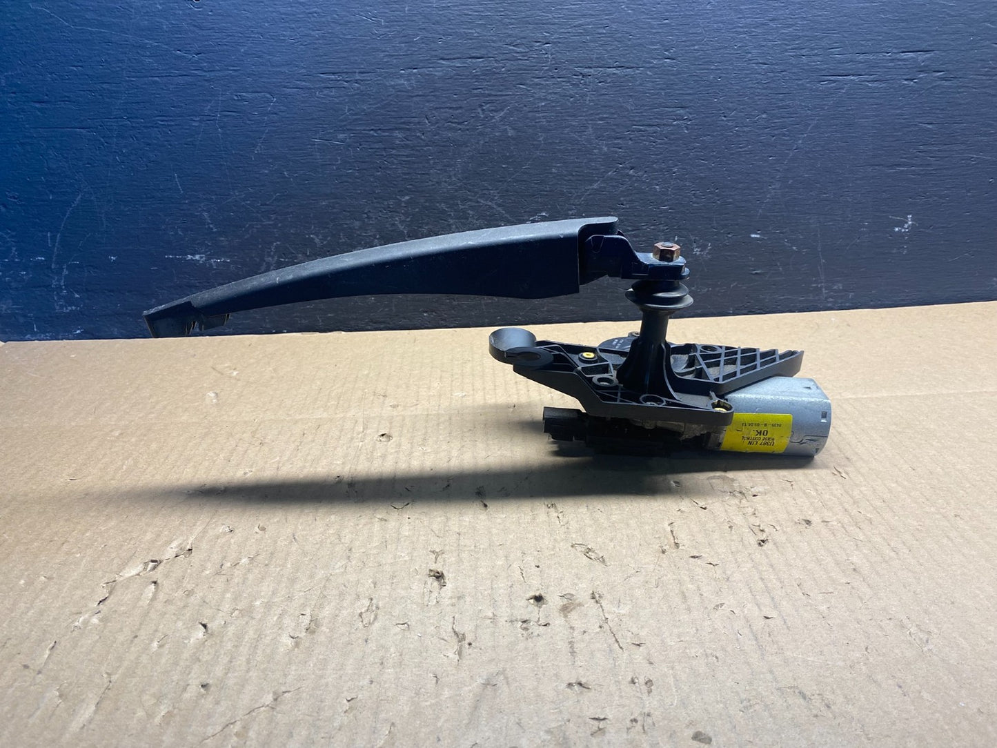 2011 to 2014 Ford Edge Licnoln MKX Rear Windshield Wiper Motor OEM ac2652 DG3