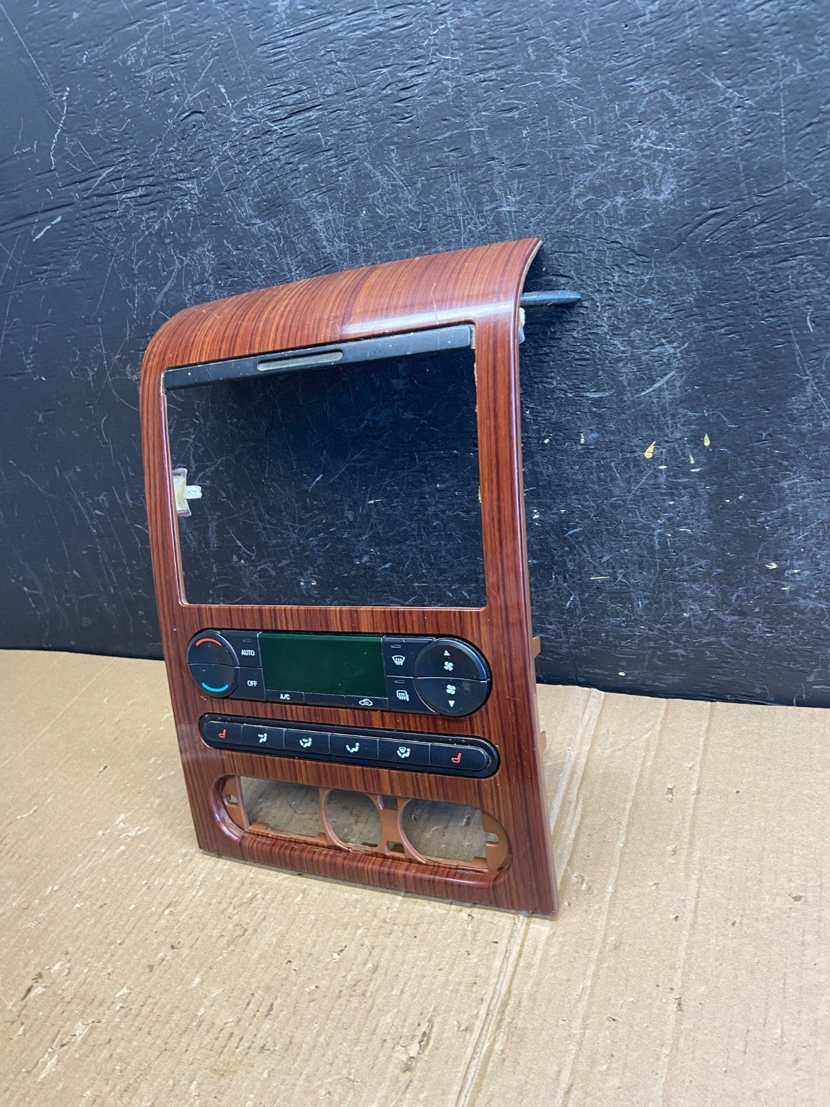 2004 to 2008 Ford F150 Radio Climate Dash Bezel Surround Black ae4035 DG1