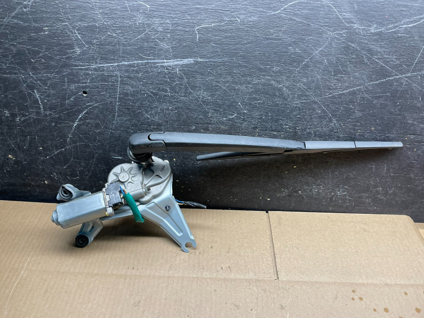 2007 - 2010 Hyundai Santa Fe Rear Glass Windshield Wiper Motor V9060 DG0