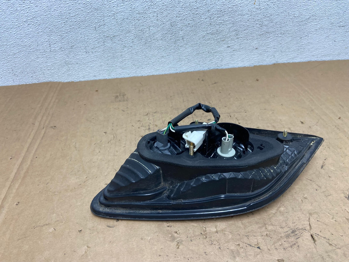 2002 2003 2004 Lexus Es300 Es330 Right Passenger Inner Tail Light AD3030 LK4