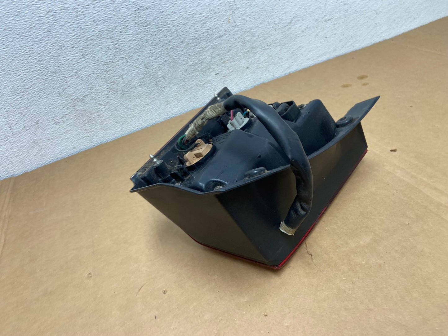 2006-2010 Mitsubishi Endeavor Left Driver Lh Tail Light AD2561 LK4