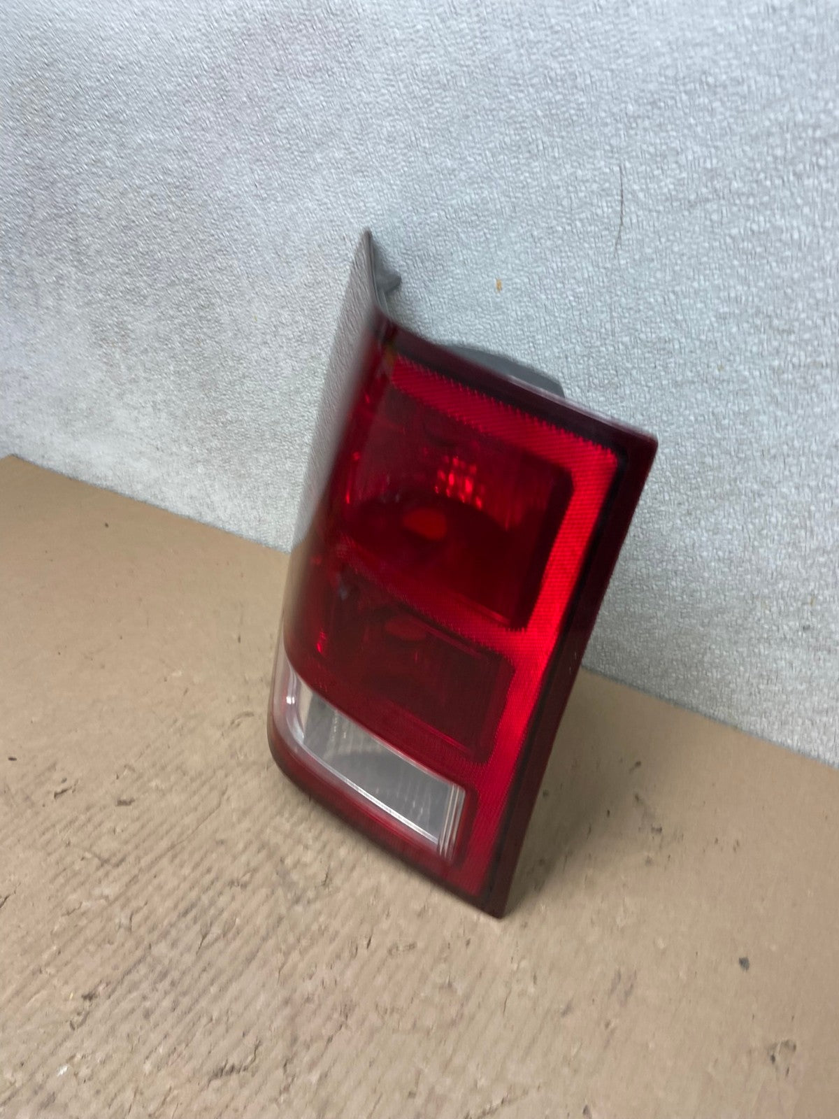 2005 to 2006 Jeep Grand Cherokee Left Driver Side Lh Tail Light AB6043 LK1