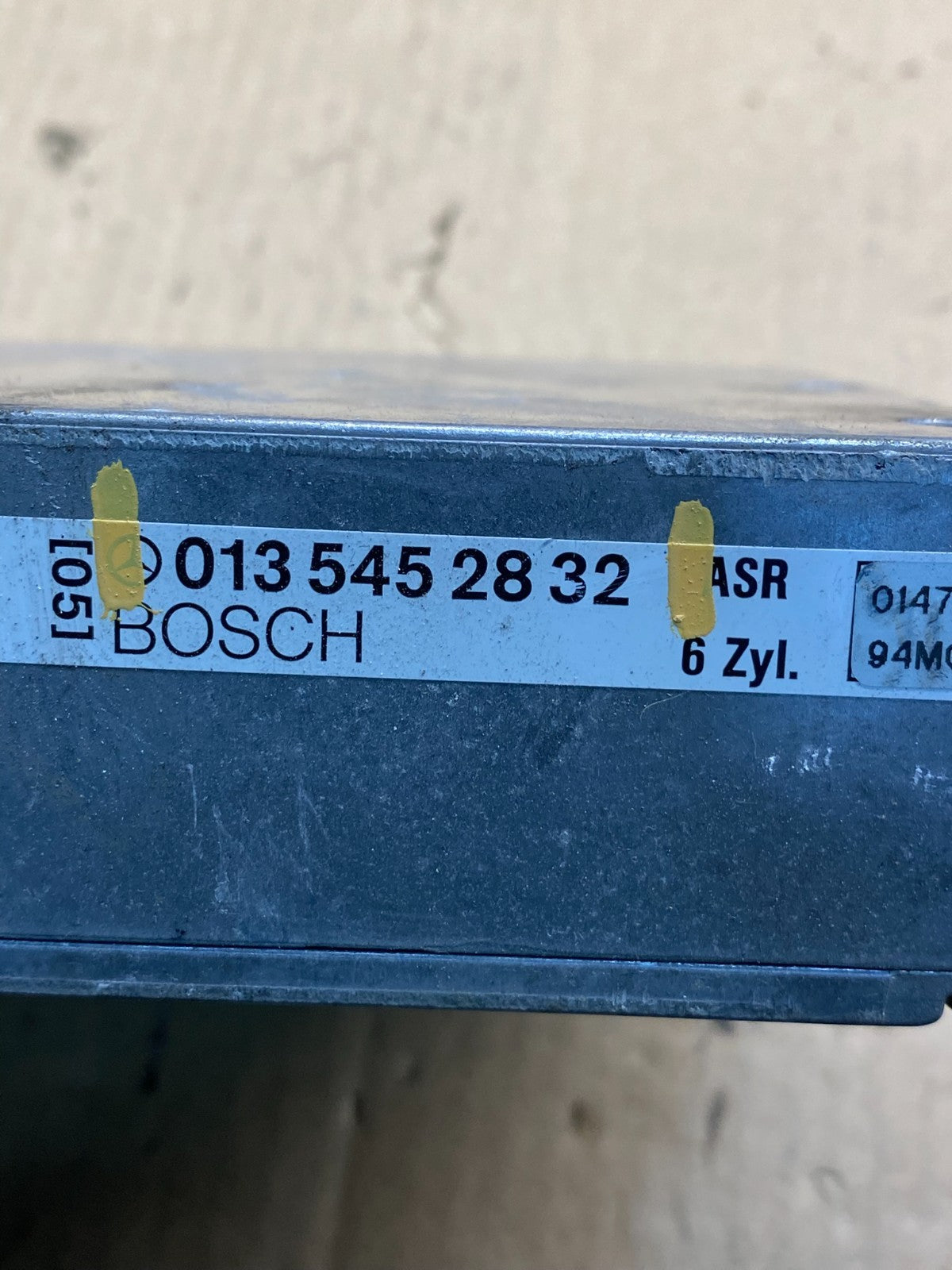 1994 - 1995 Mercedes S320 Engnine Computer Module ECM ECU ah4723 DG2
