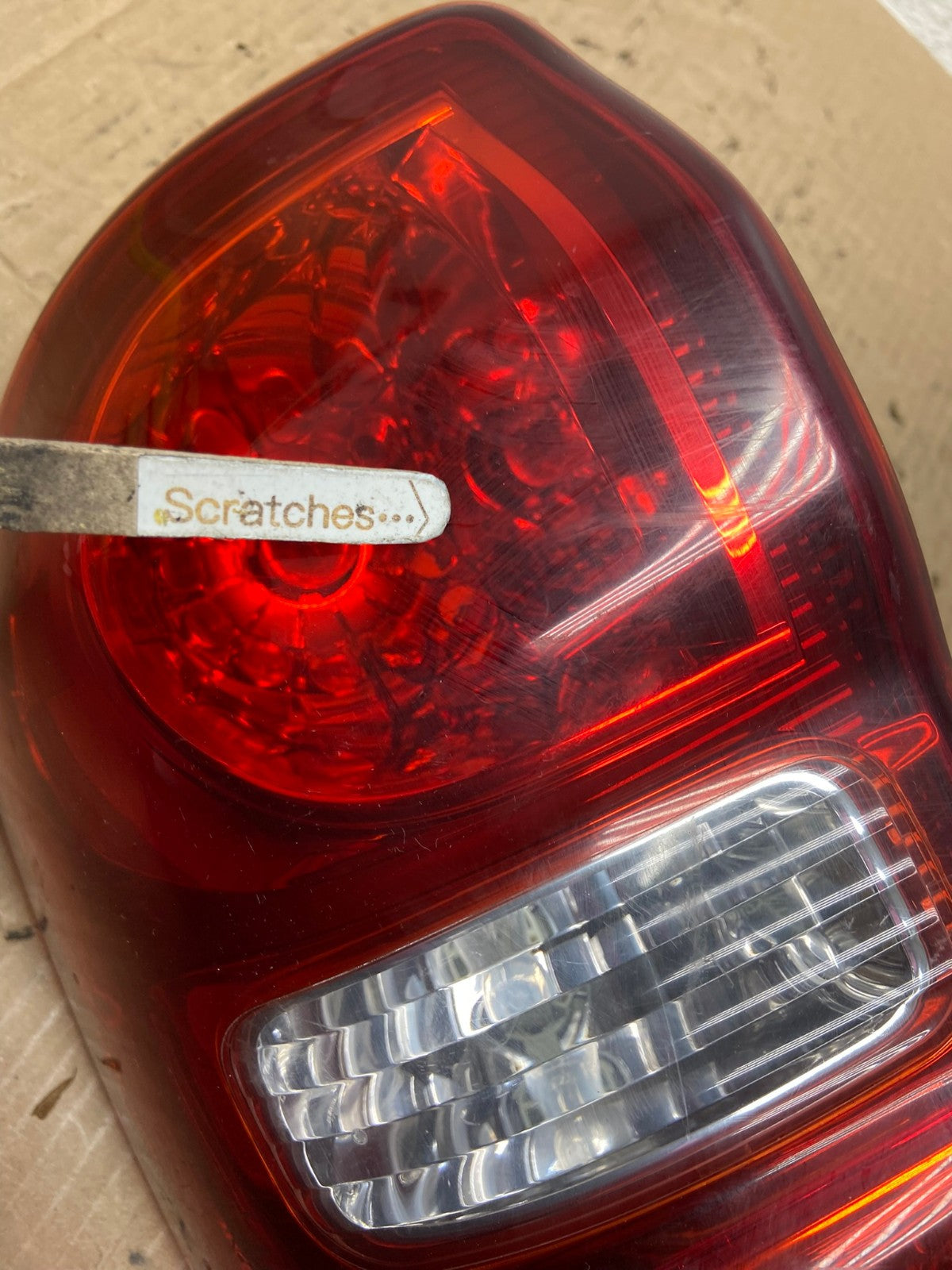 2004 2005 Toyota RAV4 Left Driver LH Side Tail Light AI1328 LK3