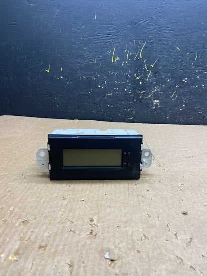 2007 to 2011 Mitsubishi Endeavor Dash Information Display Screen Clock  Z4228 DG0
