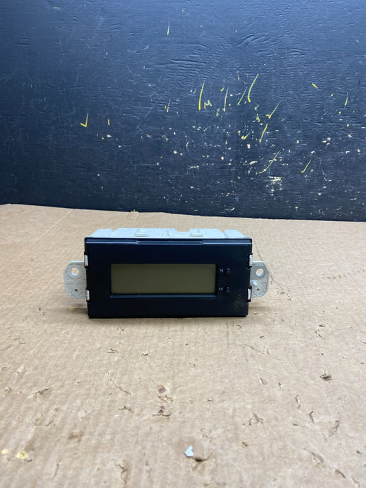 2007 to 2011 Mitsubishi Endeavor Dash Information Display Screen Clock  Z4228 DG0