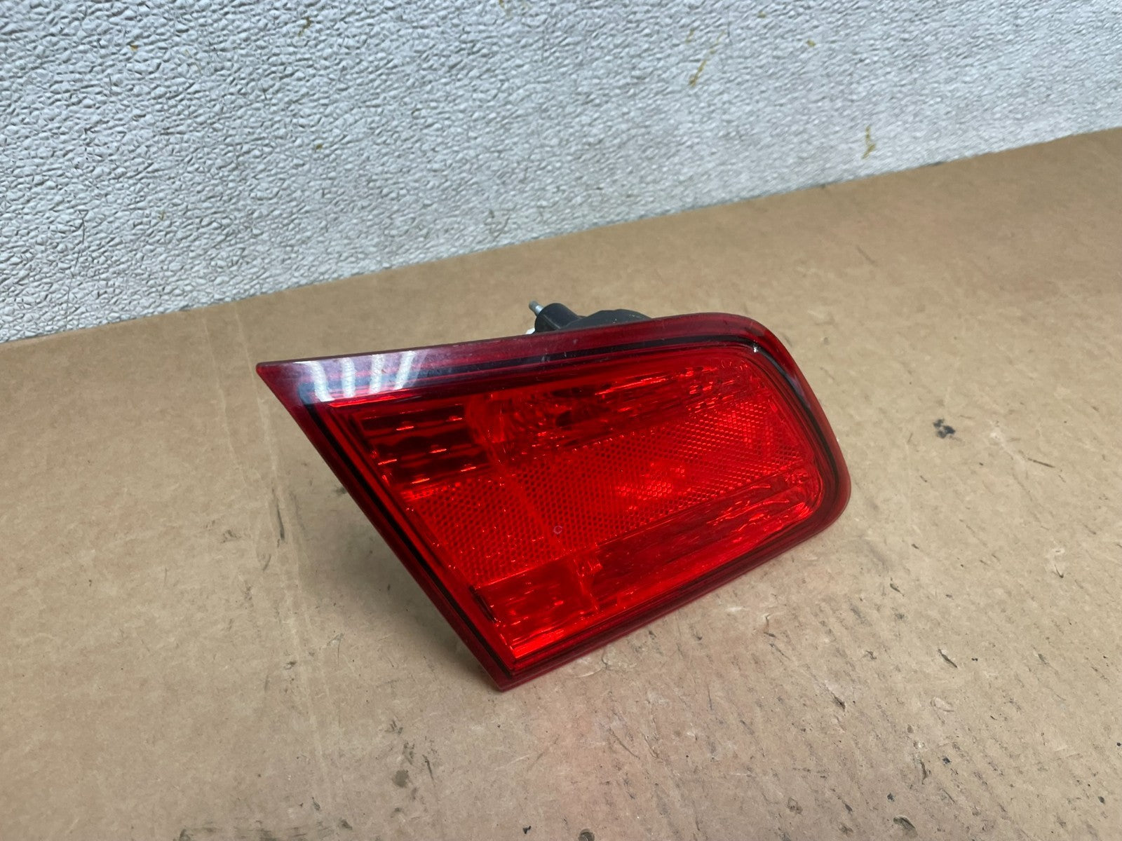 2010-2014 Subaru Legacy Left Driver LH Side Tail Light Inner OEM Q6751 DW2