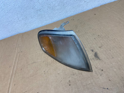 1995 to 1996 Toyota Camry Right Passenger RH Side Turn Signal AD2743 DW1