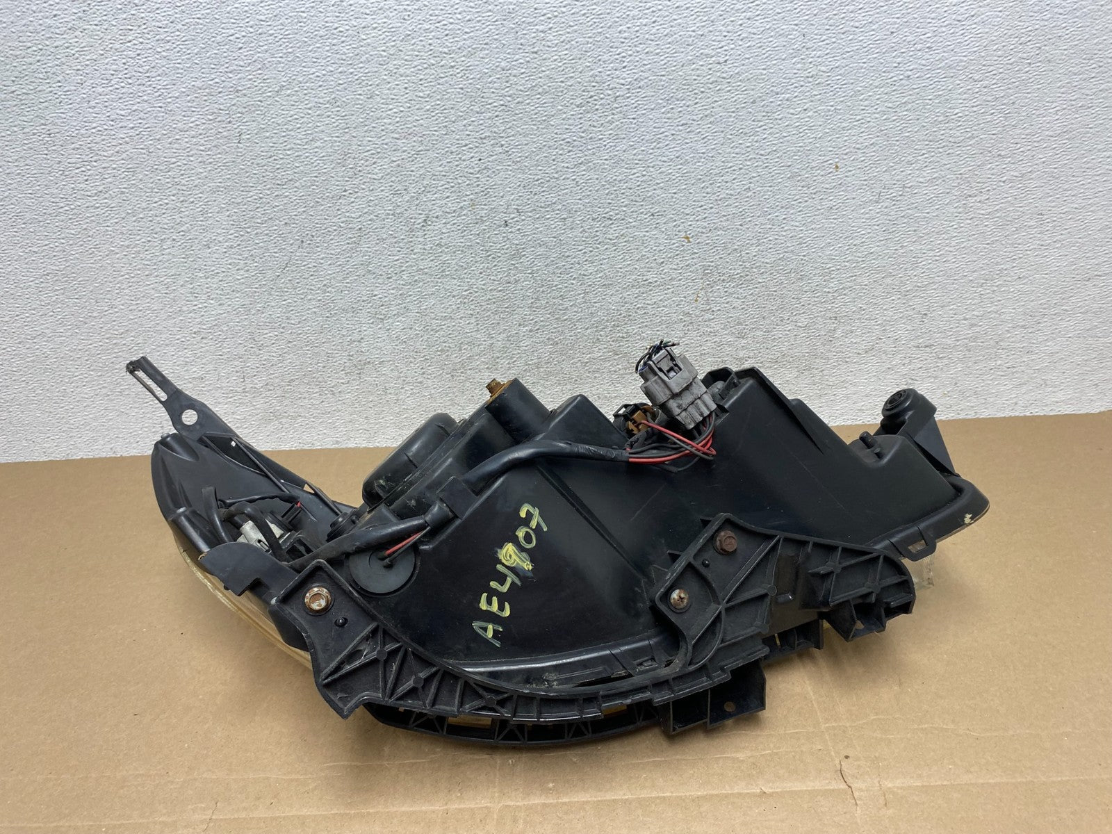 2009-2013 Subaru Forester Left Driver LH Halogen Headlight AE4907 DW9