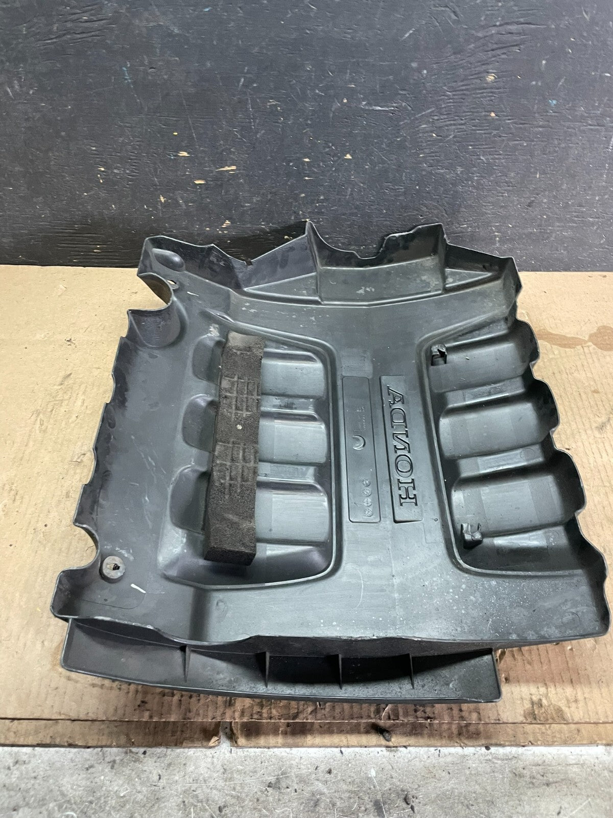 2005 to 2007 Honda Odyssey Black Engine Cover M9000 DG7