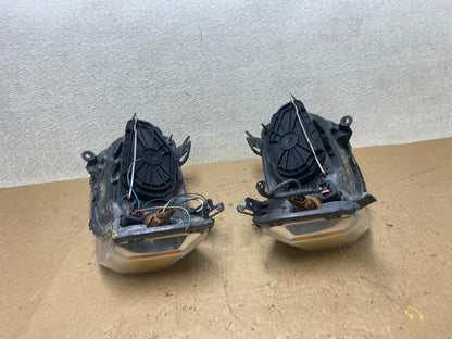 2005 to 2007 Ford Escape Headlights Left+Right Side Set Halogen W9037 DG15