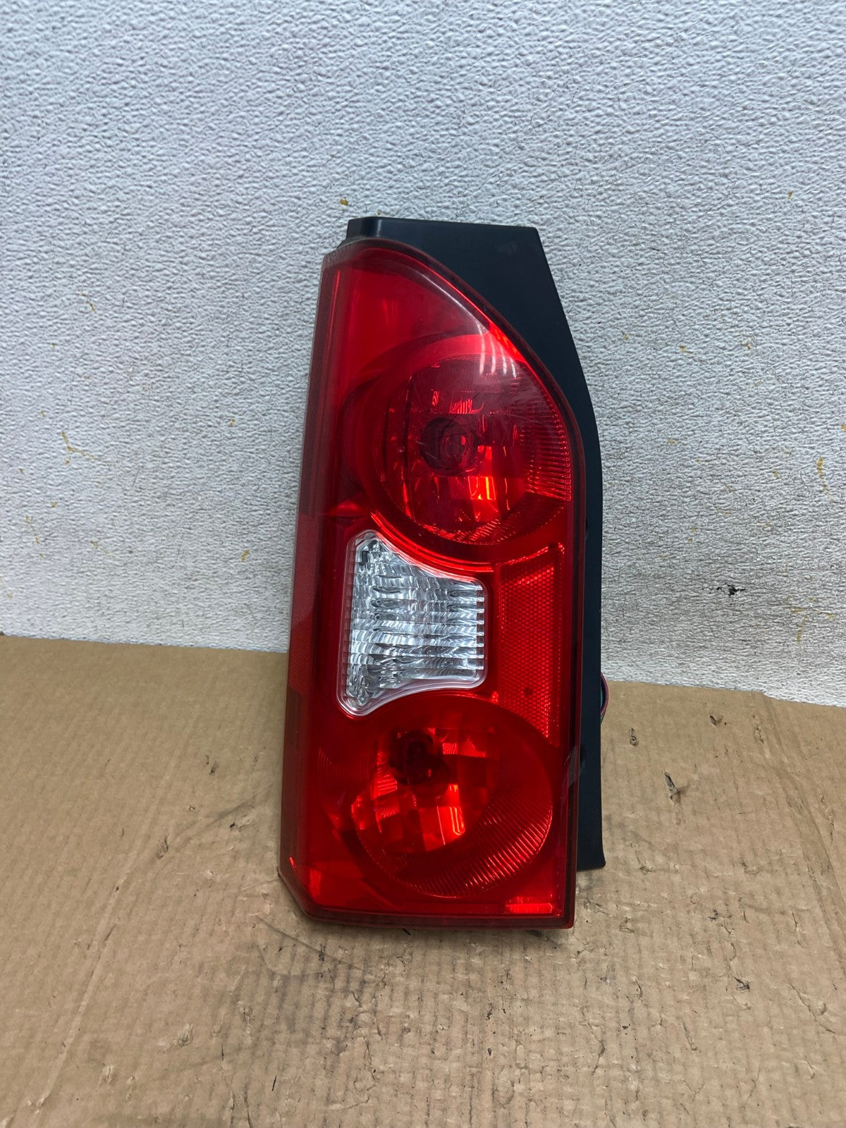 2005 to 2015 Nissan Xterra Tail Light Left Driver Lh Side AI6756 LK0