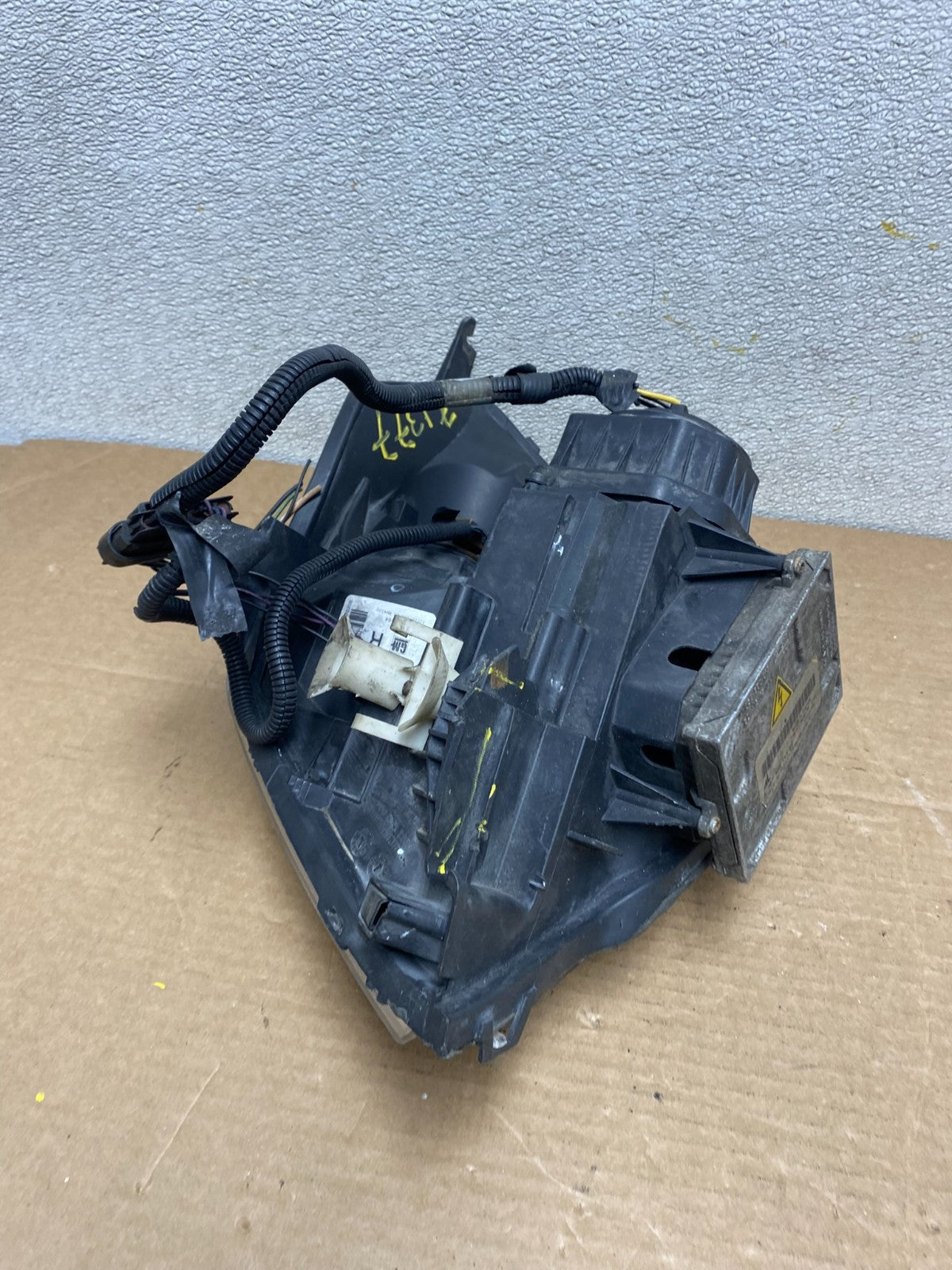 2006 to 2011 Cadillac DTS Right Passenger RH Side Xenon Hid Headlight Z1377 DW13