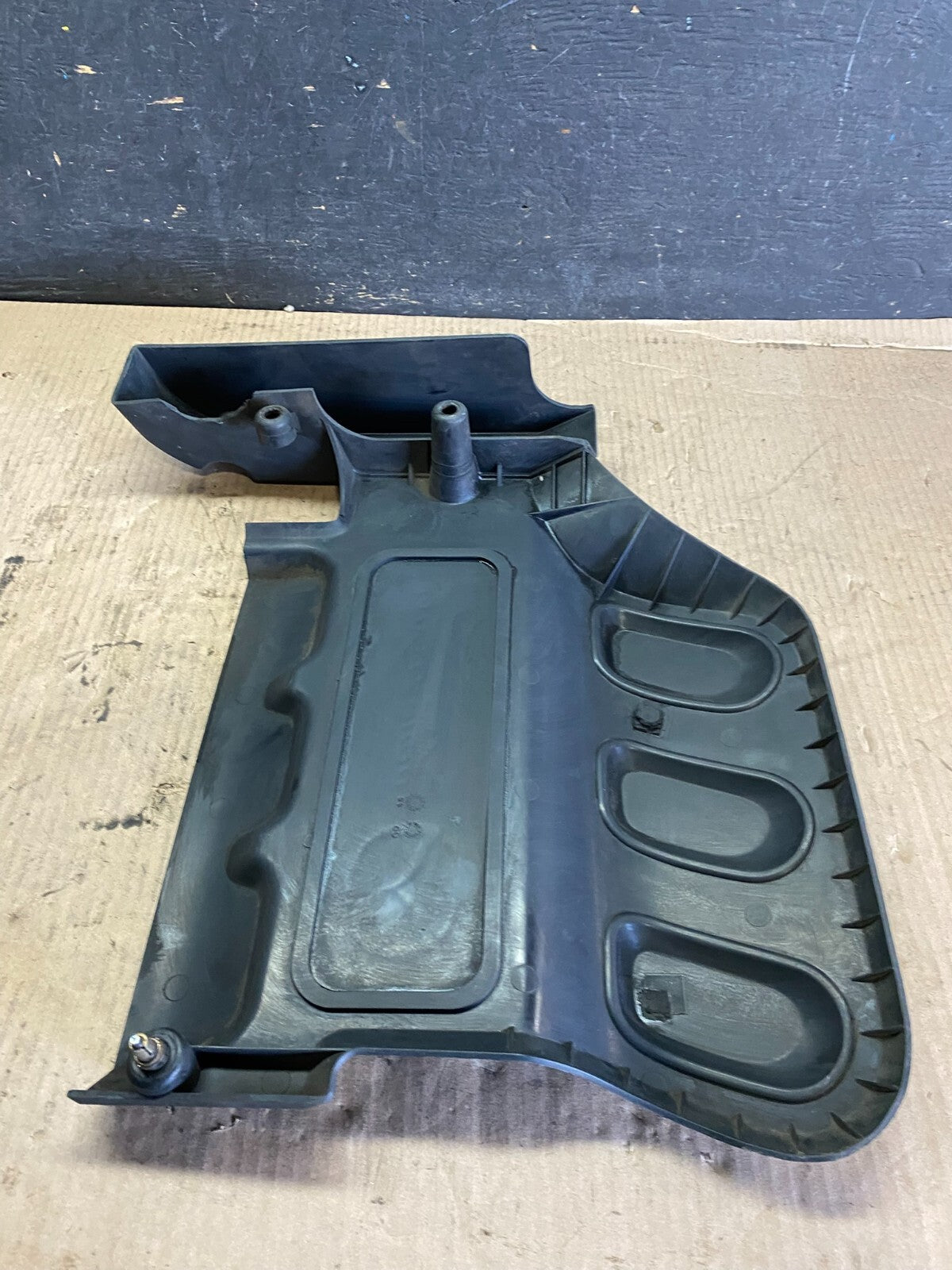 2001 to 2004 Mazda Tribute  DOHC 24 VALVE Engine Shield Top Cover L9425 PS7