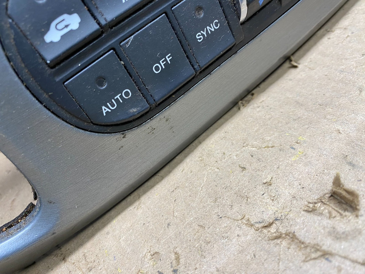 2005 to 2010 Honda Odyssey Radio Climate Control Dash Trim Bezel U5483 DG5
