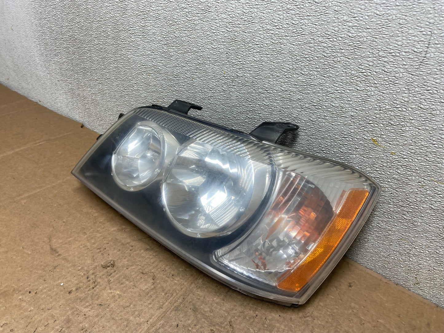2001 2002 2003 Toyota Highlander Headlight Left Driver LH Side AA3860 DW1