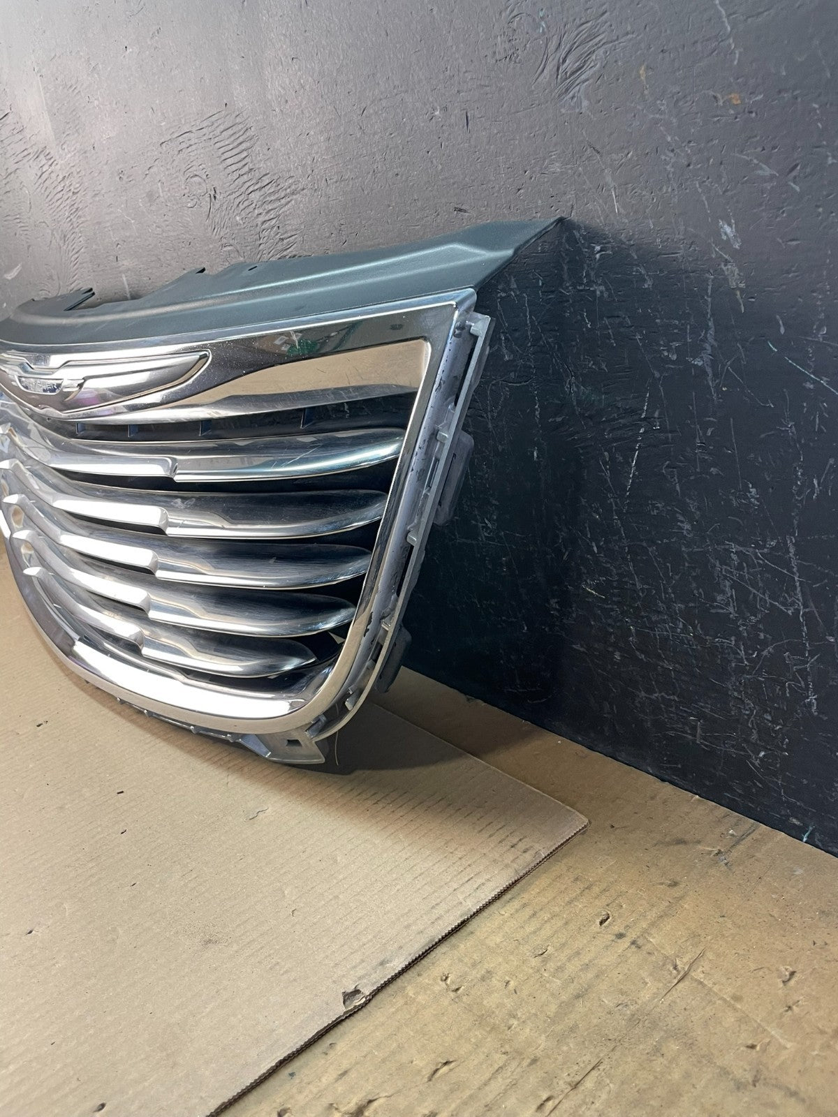 2011 to 2016 Chrysler Town & Country Front Upper Grill Grille Oem AC1983 DG1