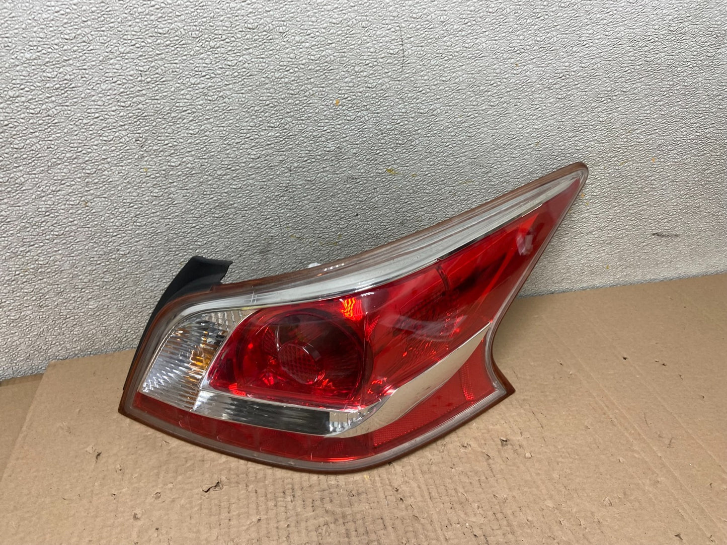 2013 2014 2015 Nissan Altima Right Passenger RH Side Tail Light OEM AB2544 DW0