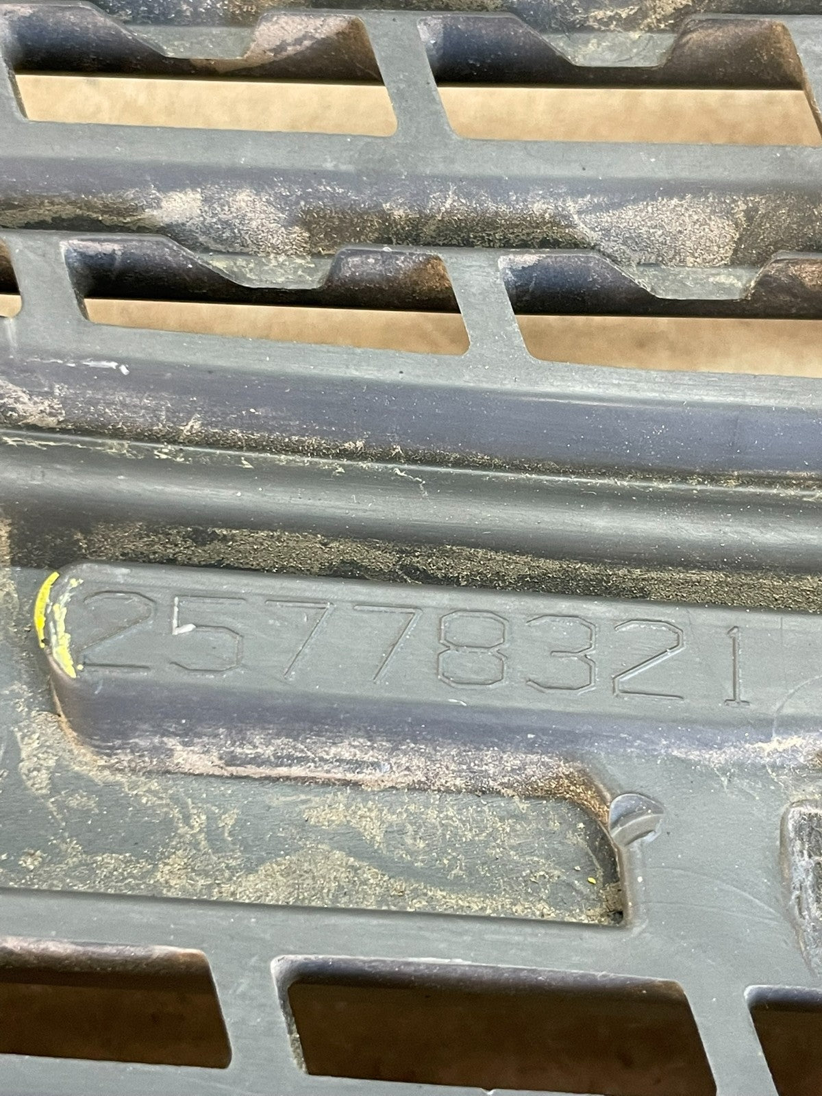 2010 2011 2012 Cadillac SRX Front Upper Grille Grill AF8809 DG4