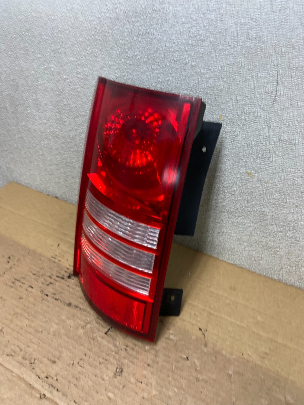 2008-2010 Chrysler Town and Country Left Driver Tail Light Oem AB5234 LK1