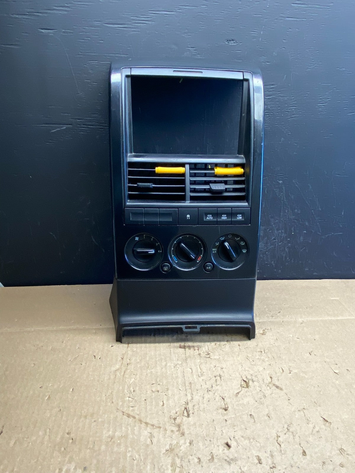 2006 - 2010 Ford Explorer Radio Heater Climate A/C Control Bezel Trim AC6821 DG0