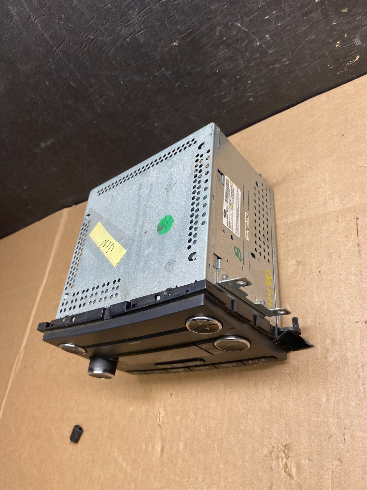 2008 - 2009 Ford Expedition Explorer Radio CD Player Screen Display OEM t4450 DG2