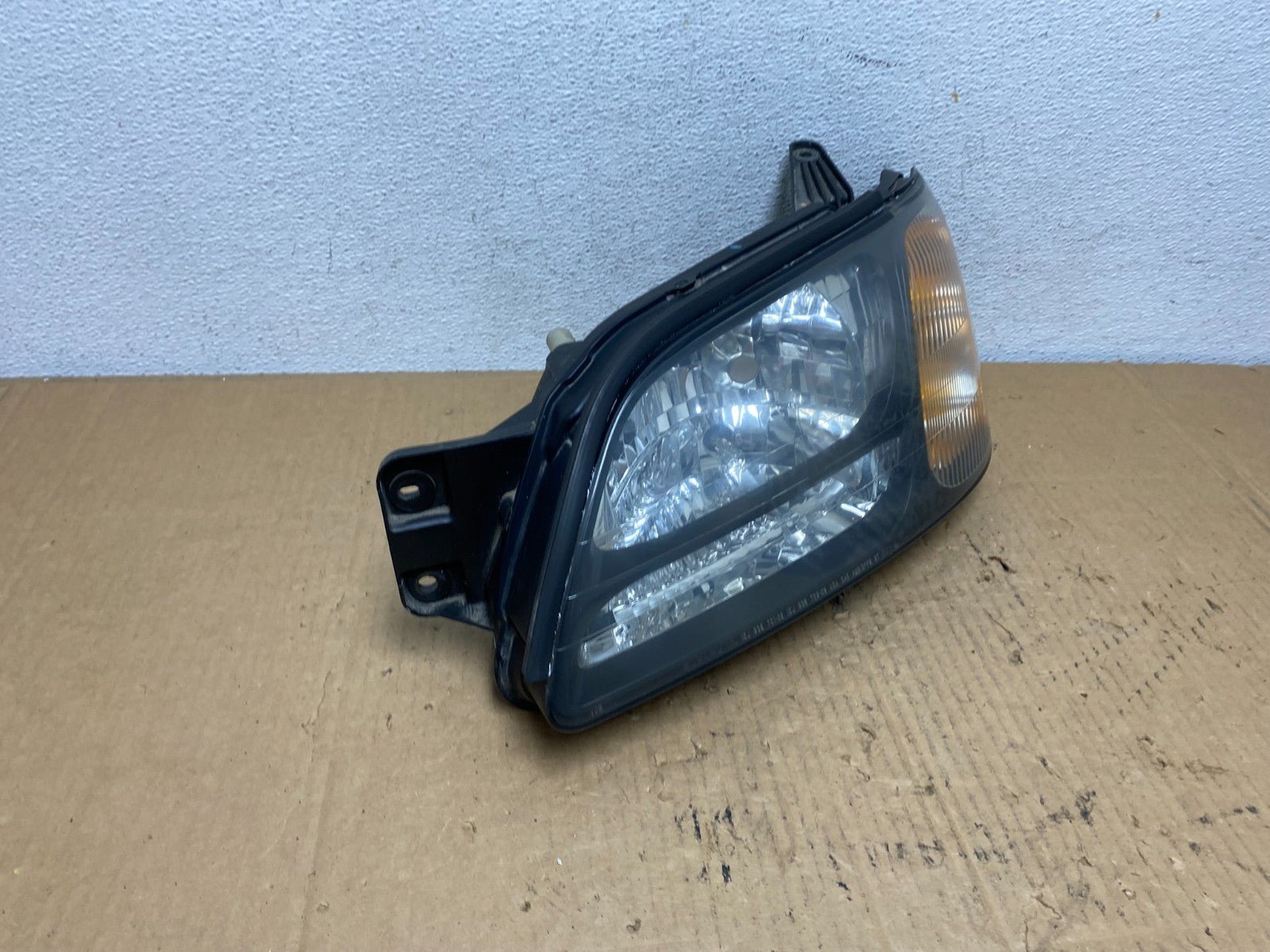 2001-2004 Subaru Legacy Outback Left Driver Lh Side Headlight AD1090 DW2