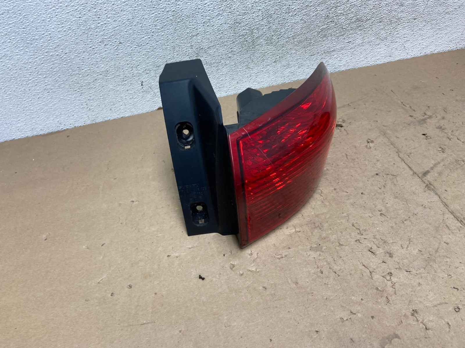 2006-2007 Subaru Tribeca B9 Right Passenger Rh Side Tail Light AG5696 LK2