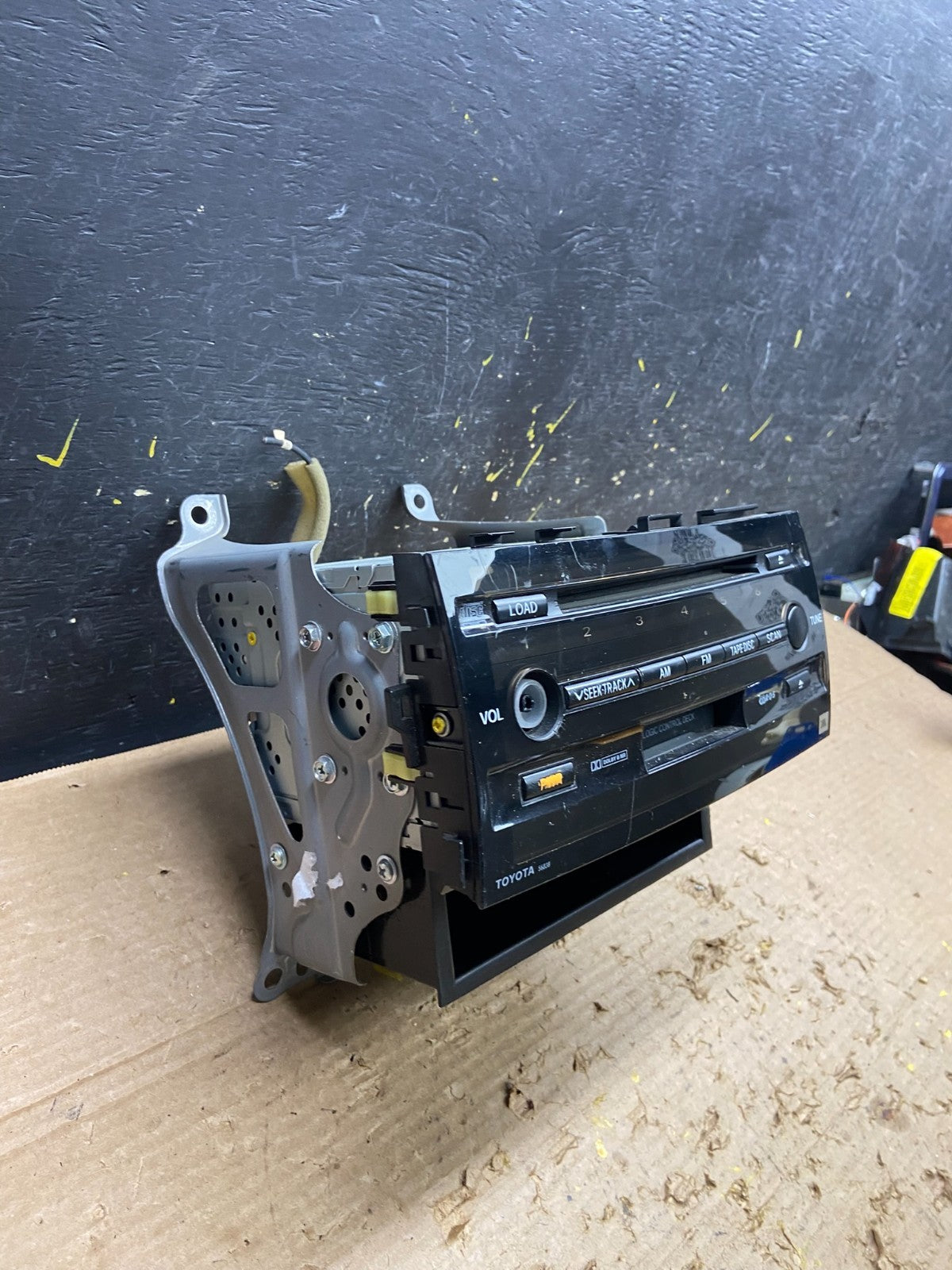 2003 to 2006 Toyota Prius OEM Radio AM/FM CD Player Oem w6385 DG3