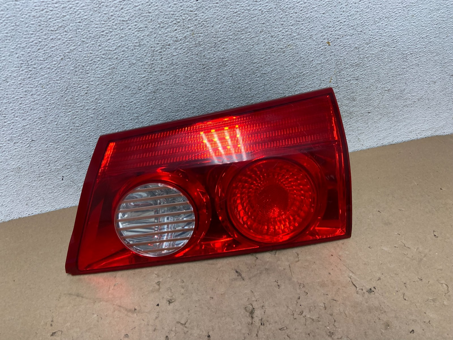 2006 to 2010 Toyota Sienna Right Passenger RH Inner Tail Light AG43260