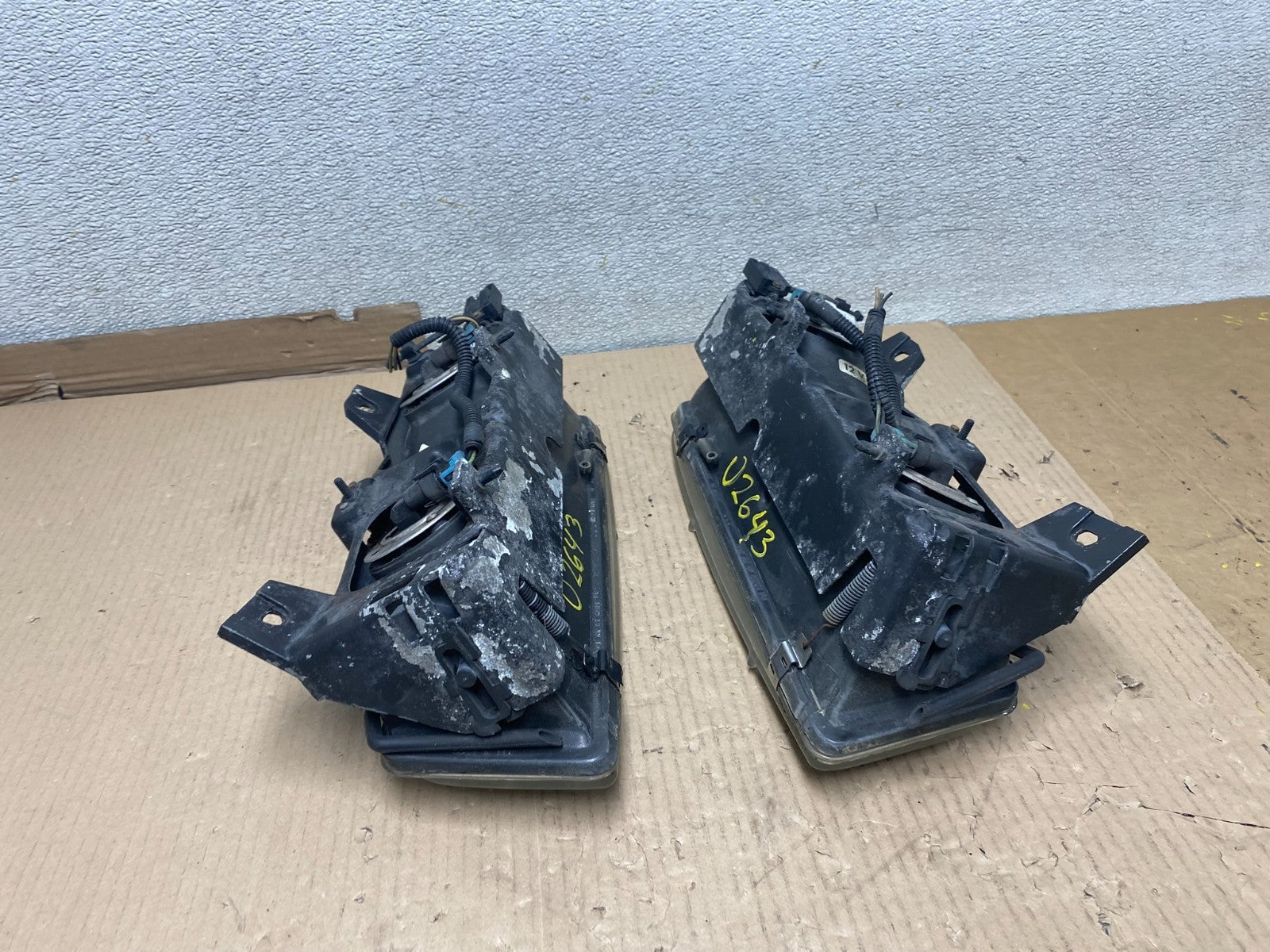 1989 to 1993 Pontiac Trans Sport Left+Right Set Headlight U2643 PS10