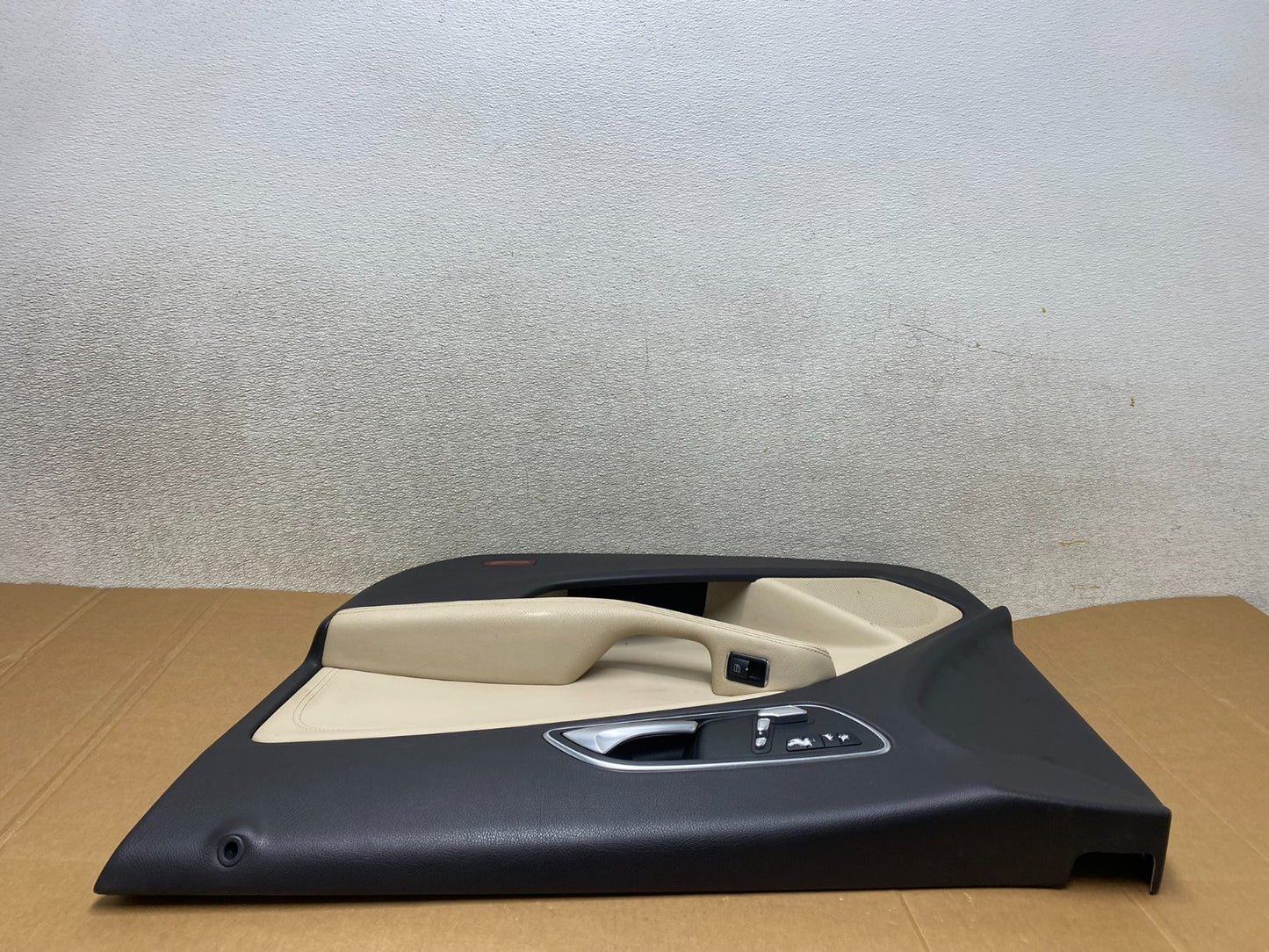 2014 to 2018 Mercedes CLA CLA250 Front Right Passenger Door Panel V4793 DG5
