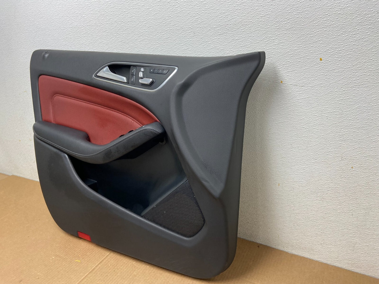 2011-2016 Mercedes B-Class Front Left Driver LH Side Panel Door OEM D60711