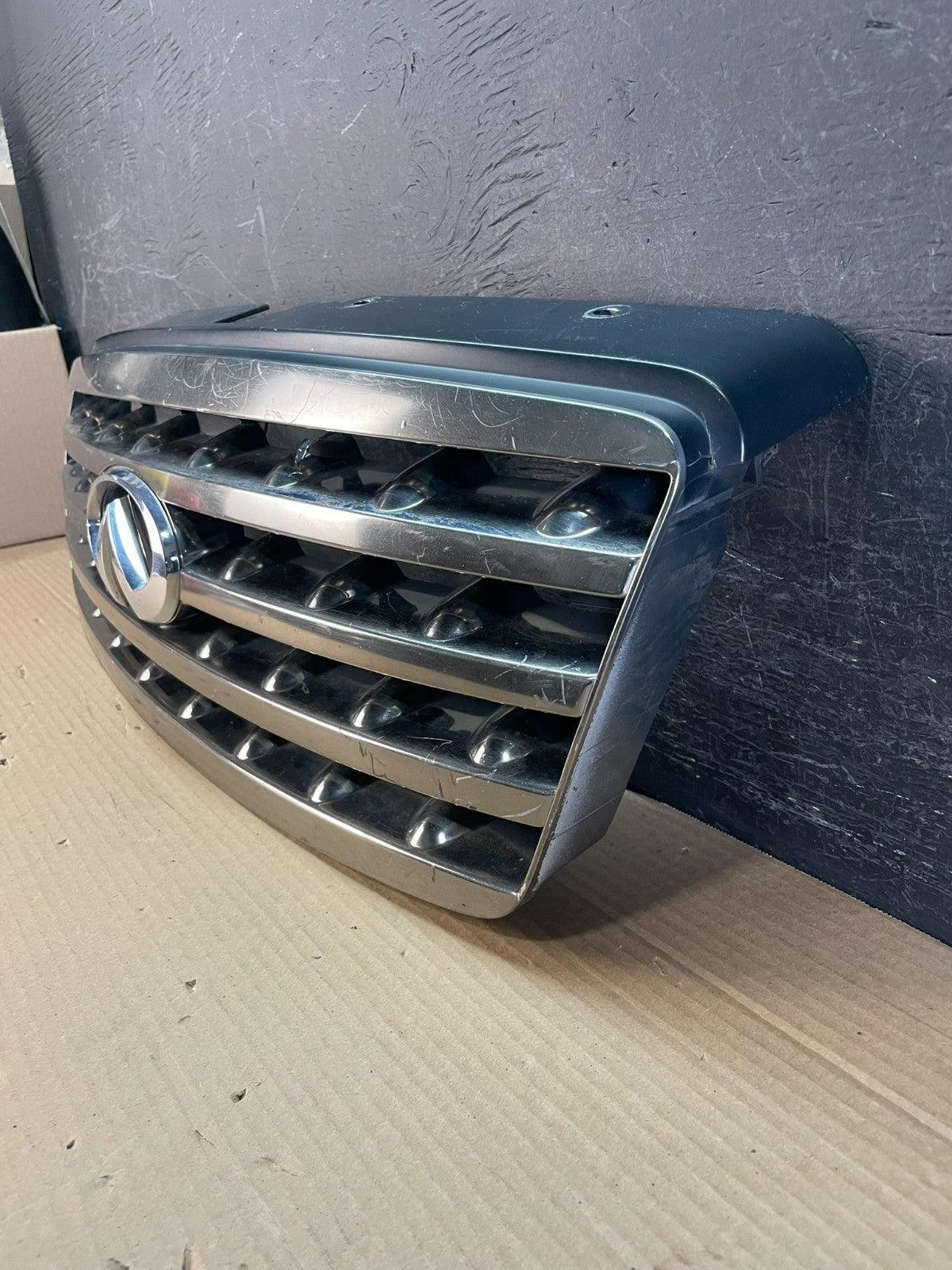 2006 2007 2008 Infiniti Fx35 Front Upper Grill Grille W/ Emblem ae8713 DG1