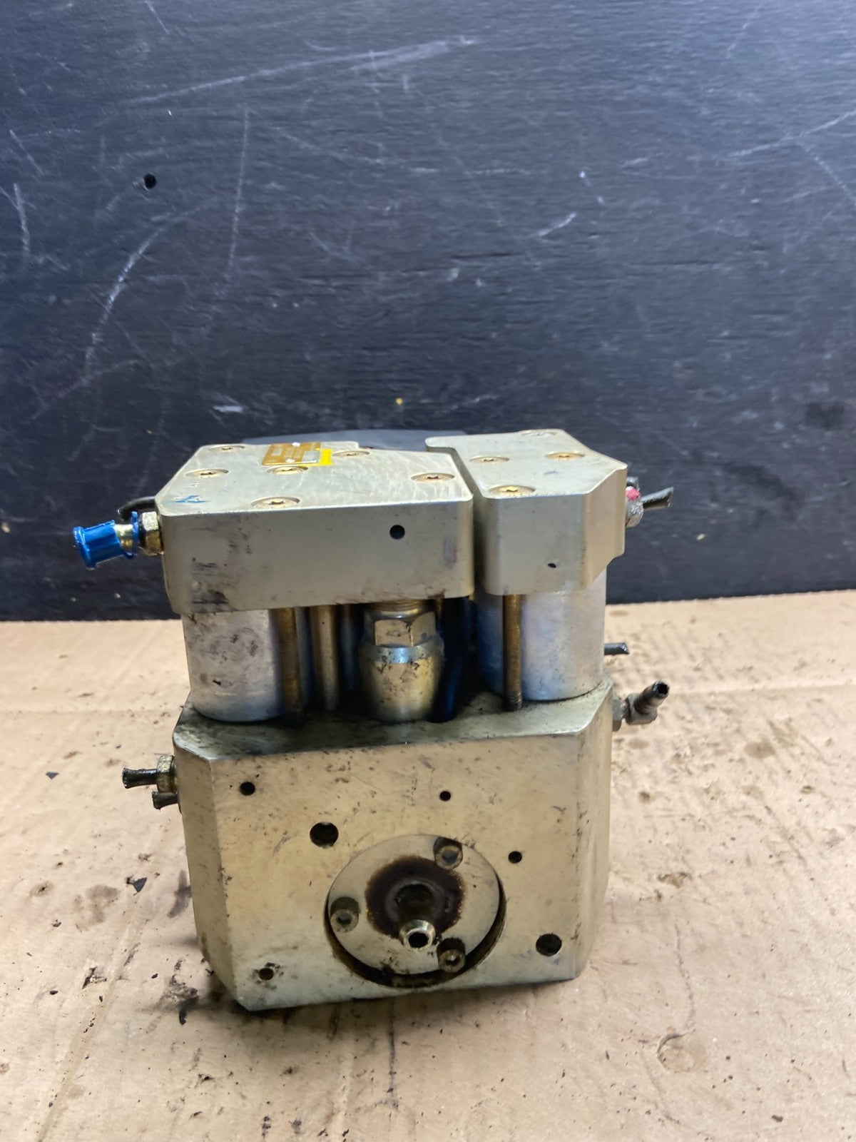 1992 to 1995 Mercedes S320 S500 S600  ABS Anti Lock Brake Pump Module Q6129 DG5
