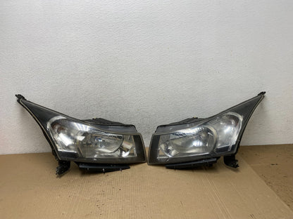 2011 to 2015 Chevrolet Cruze Halogen Left+Right Set Headlights AF5861 DW0