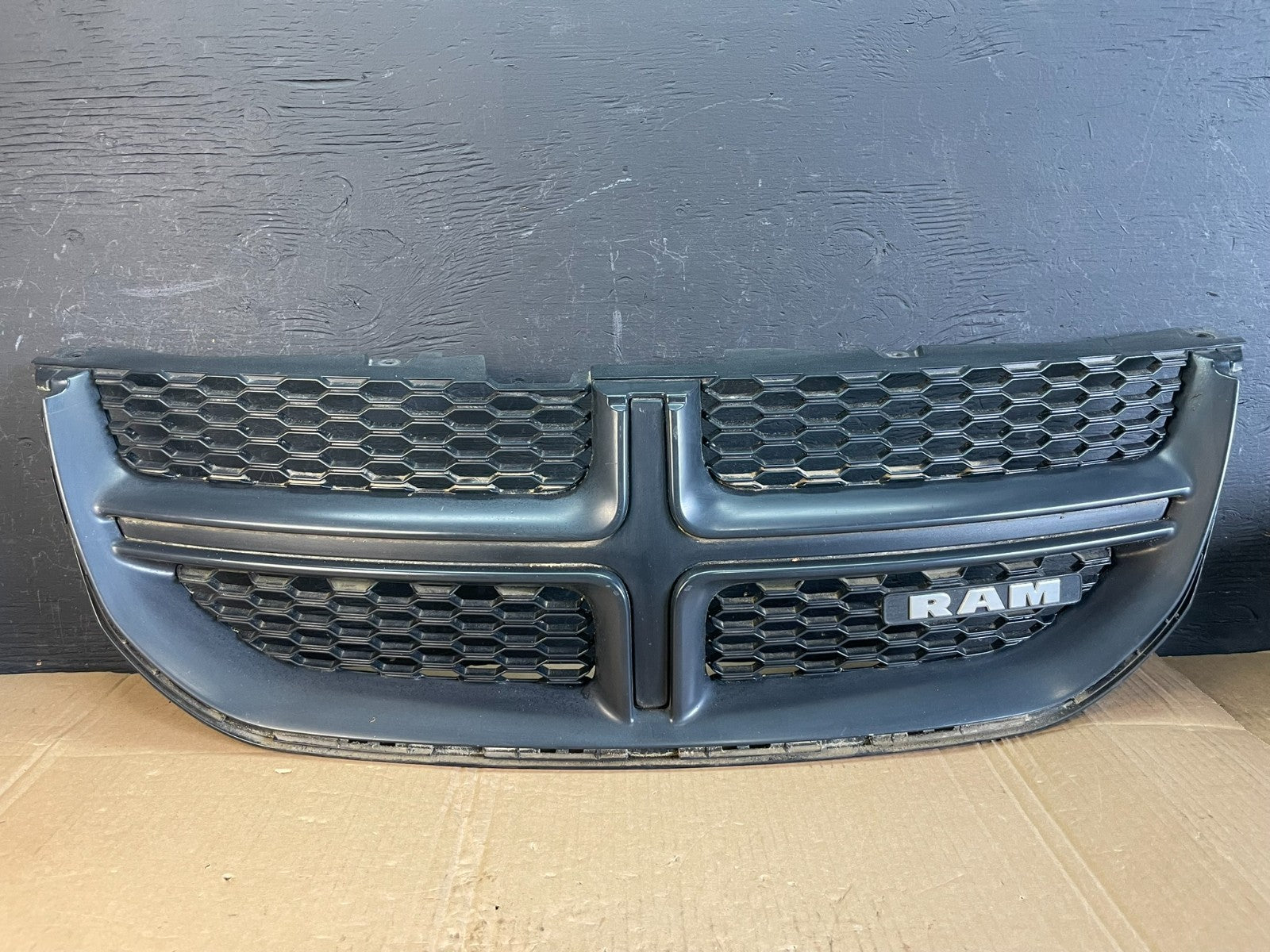 2011 to 2020 Dodge Grand Caravan Front Upper Grill Grille AC5438 DG0