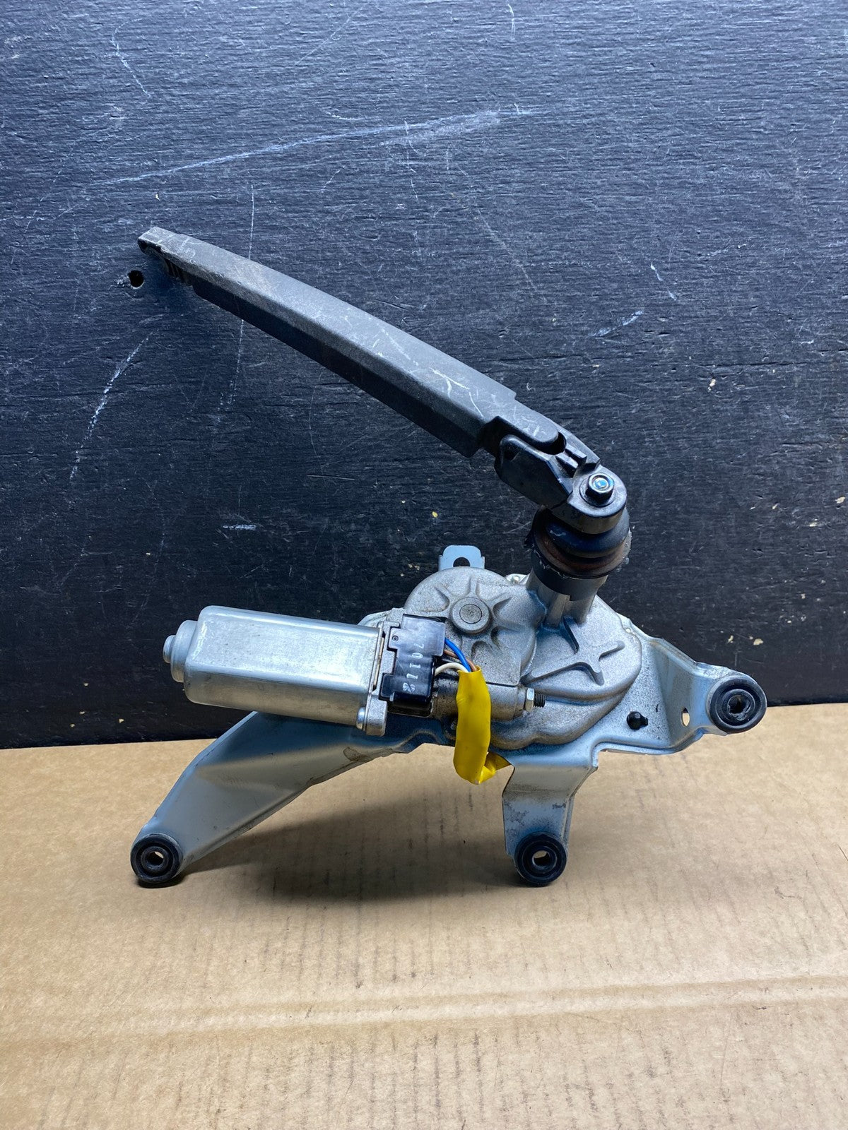 2007-2012 Kia Rondo Rear Glass Windshield Wiper Motor AB3958 DG0