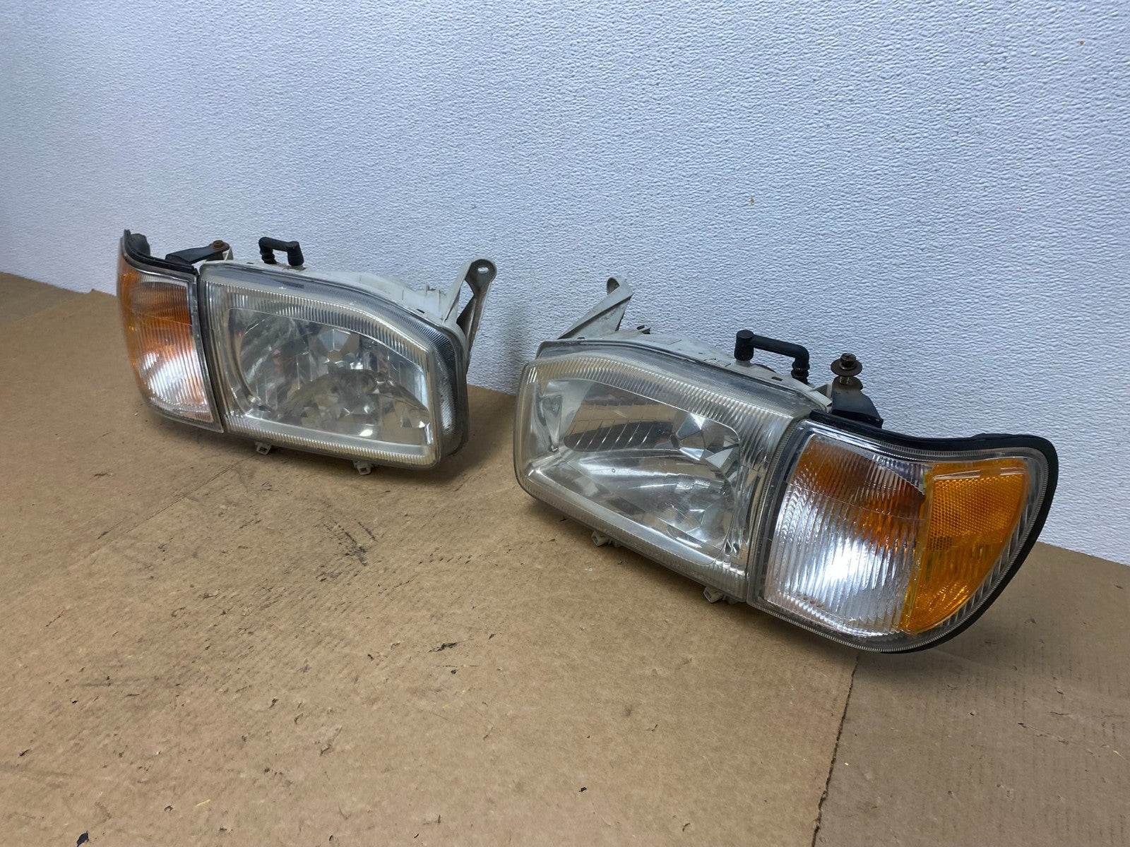 1999-2004 Nissan Pathfinder Left+Right Side Set Halogen Headlights Oem AC3301 DW1