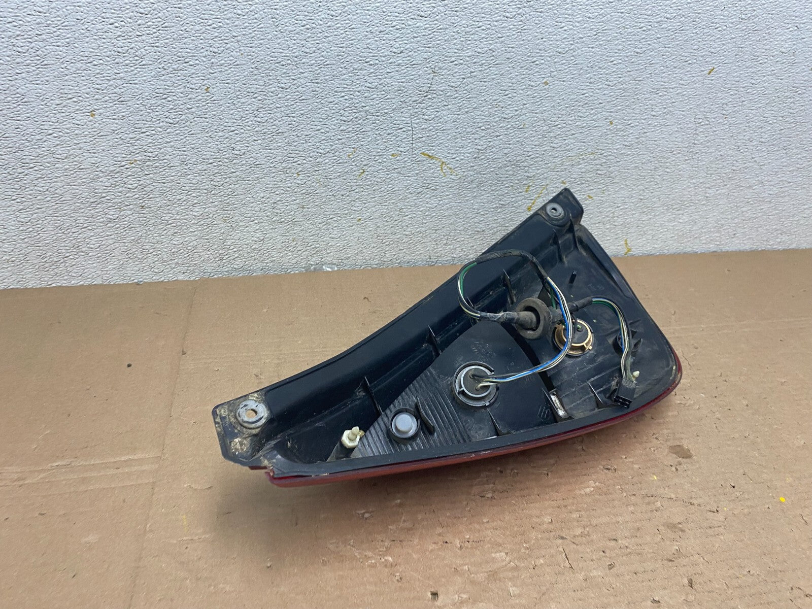 2002 to 2004 Suzuki Aerio Wagon Right Passenger RH Tail Light n7937 DG7