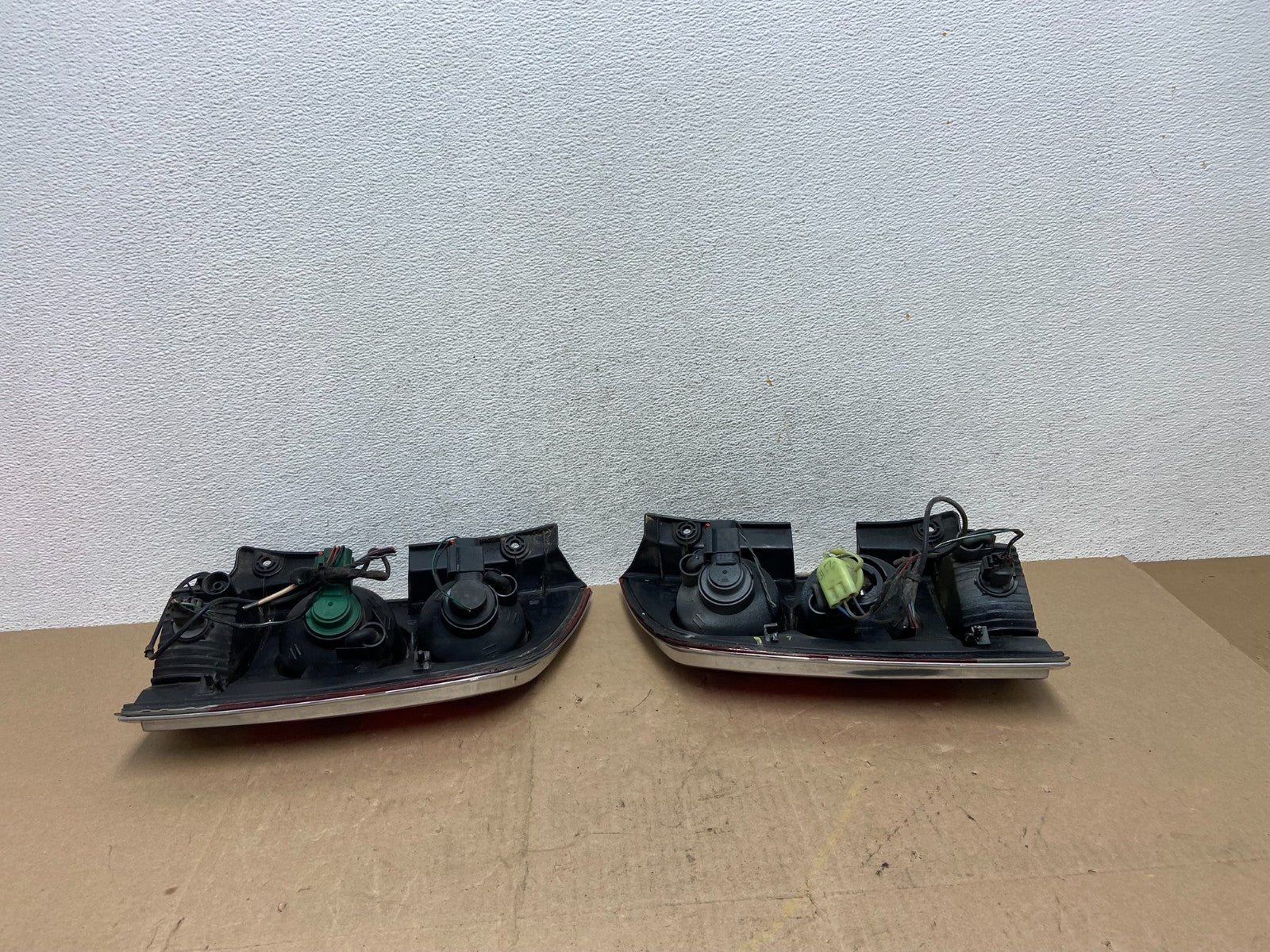 2005 to 2015 Nissan Armada Left+Right Side Tail Lights AE6786 DW4