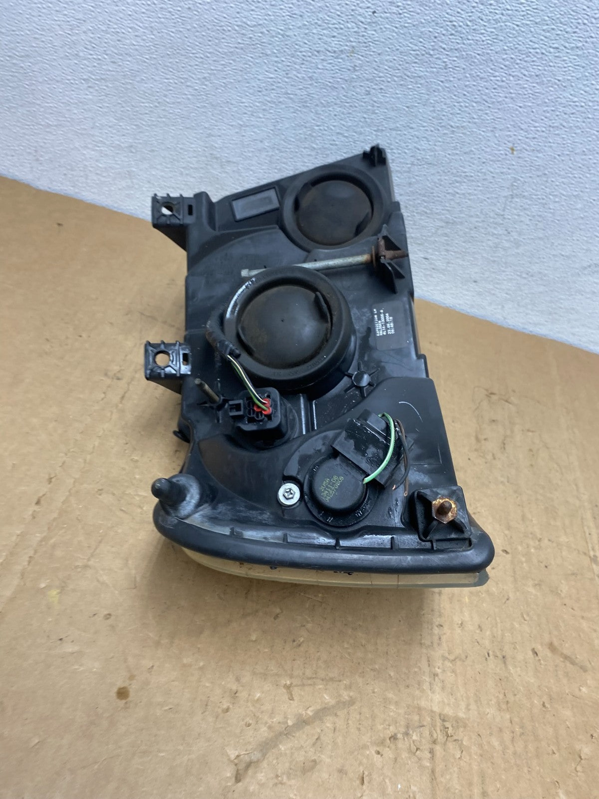 2003 - 2006 Ford Expedition Left Driver LH Side Headlight Halogen AD1315 DW8