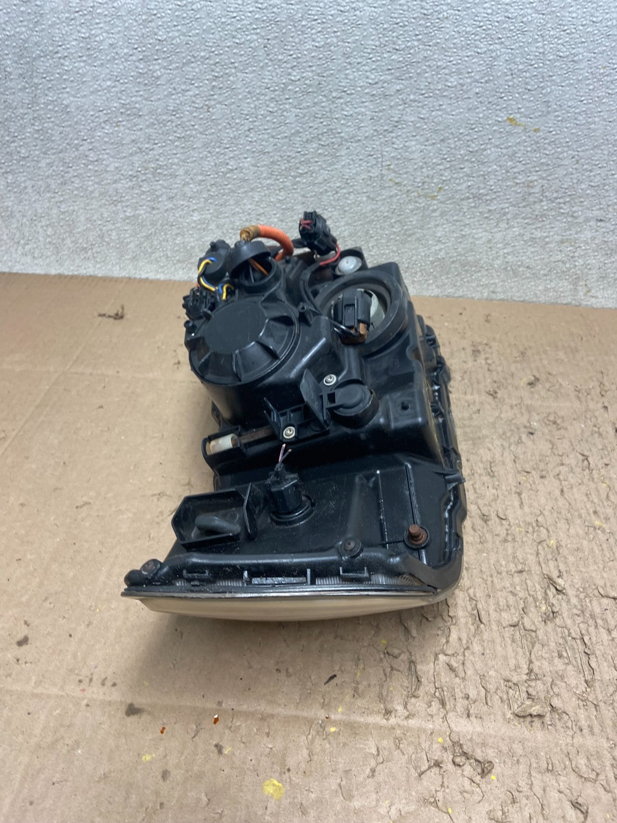 2001 to 2003 Infiniti QX4 Xenon HID Driver Left LH Side Headlight OEM Y5010 DW11
