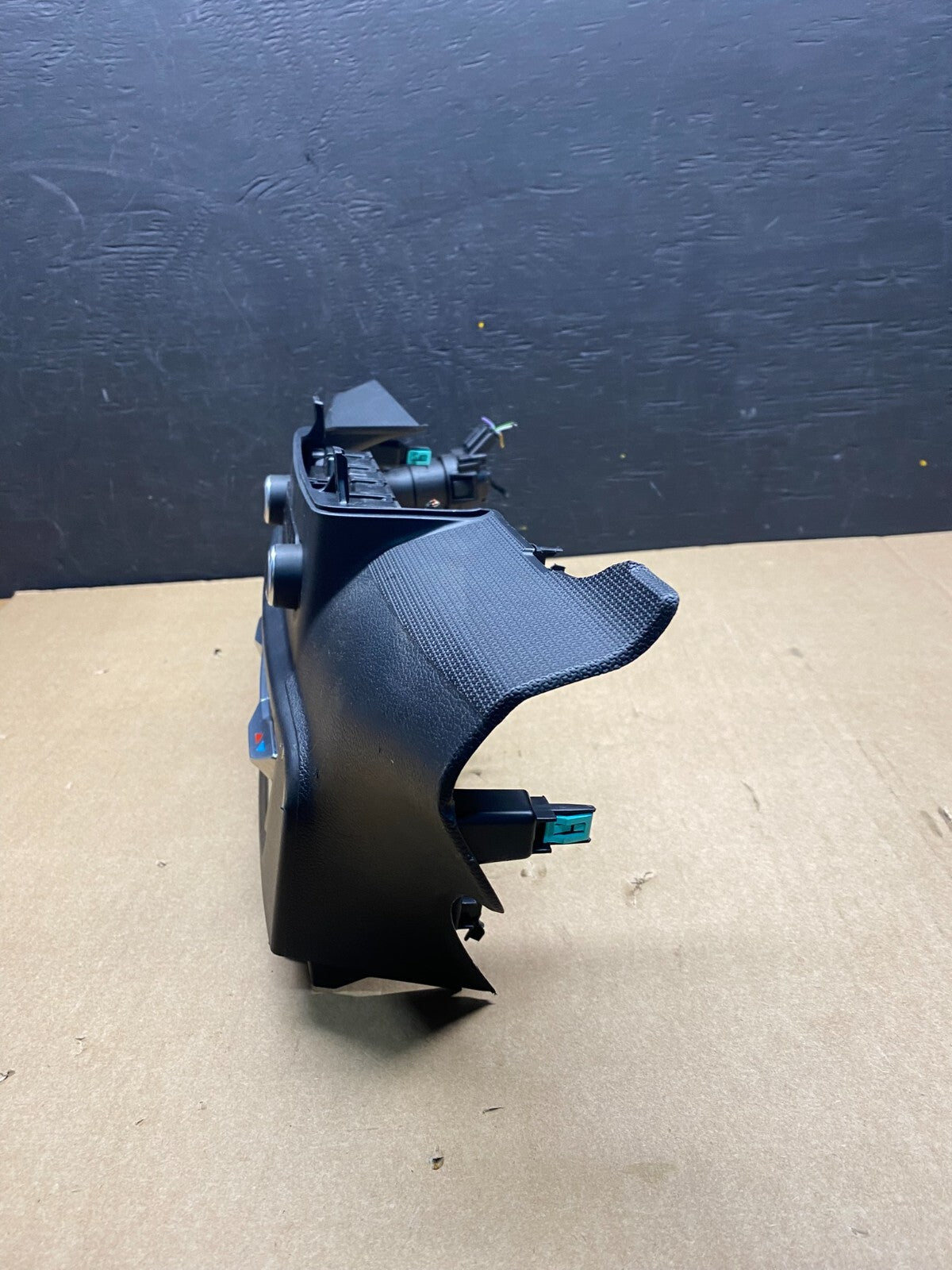 2020 to 2023 Ford Explorer Radio Climate Control Panel Trim G4108 PS1
