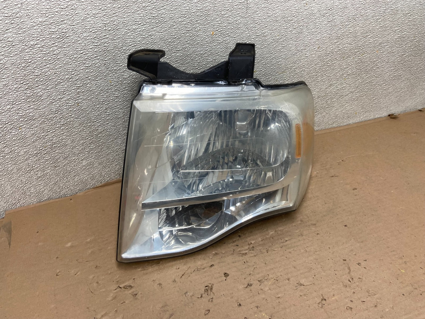 2007 - 2014 Ford Expedition Left Driver LH Side Headlight Halogen Oem AB0153 DW2