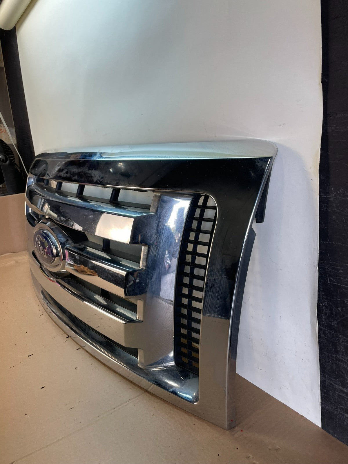 2009 to 2012 Ford F150 Front Upper Grill Grille Chrome ah6529 DG1