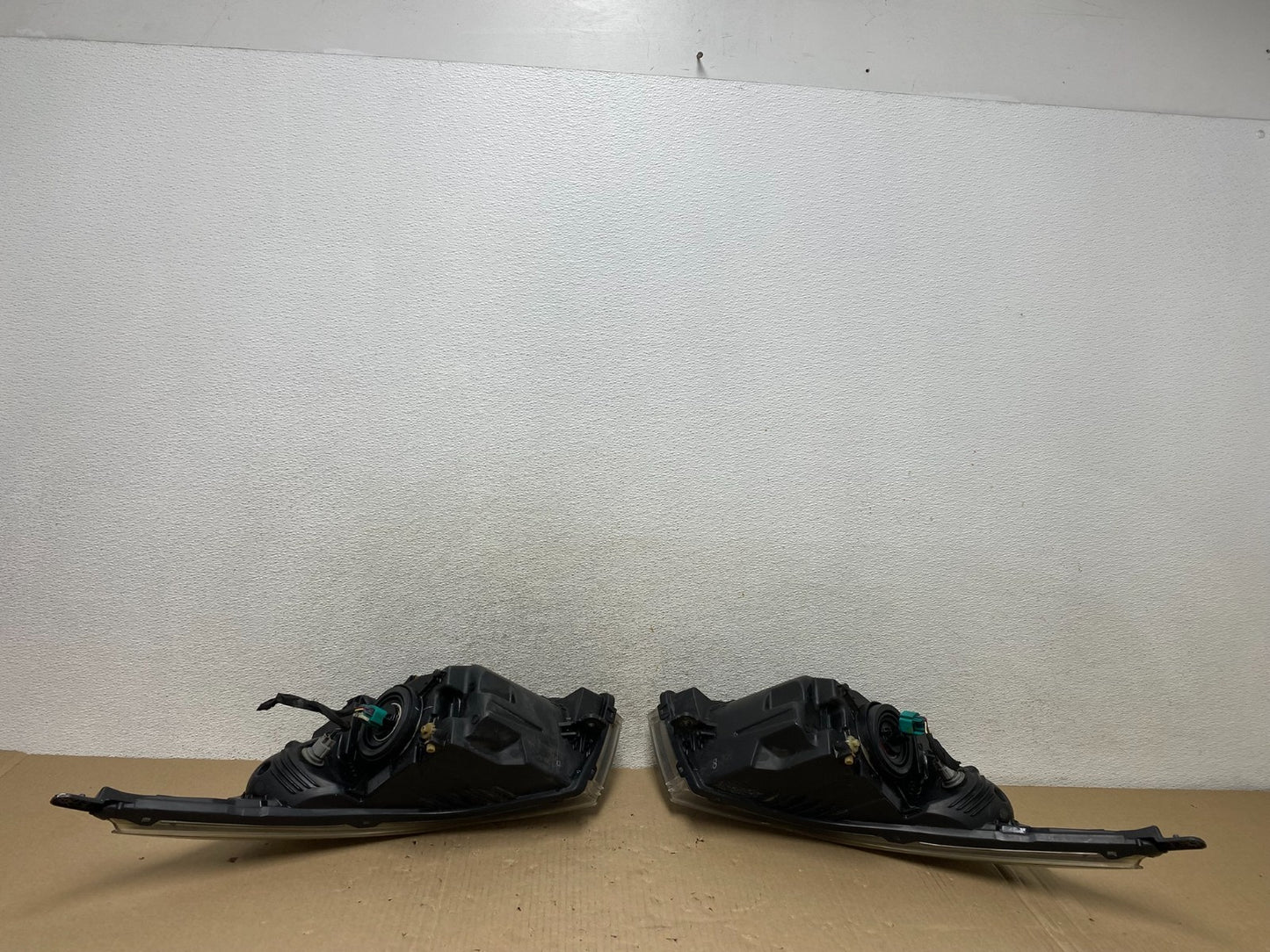 2011 to 2015 Chevrolet Cruze Halogen Left+Right Set Headlights AG6904 DW7
