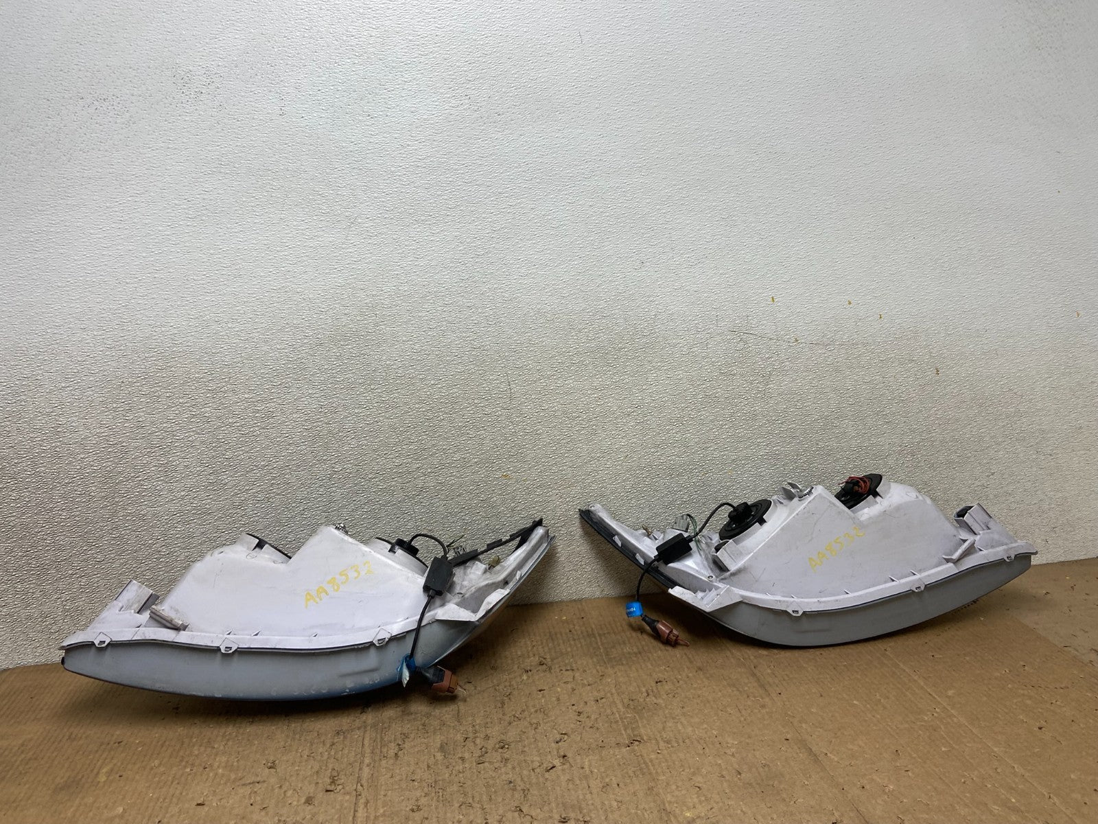 2002 2003 2004 Toyota Camry Left+Right Set Side Halogen Headlights AA8532 DW6
