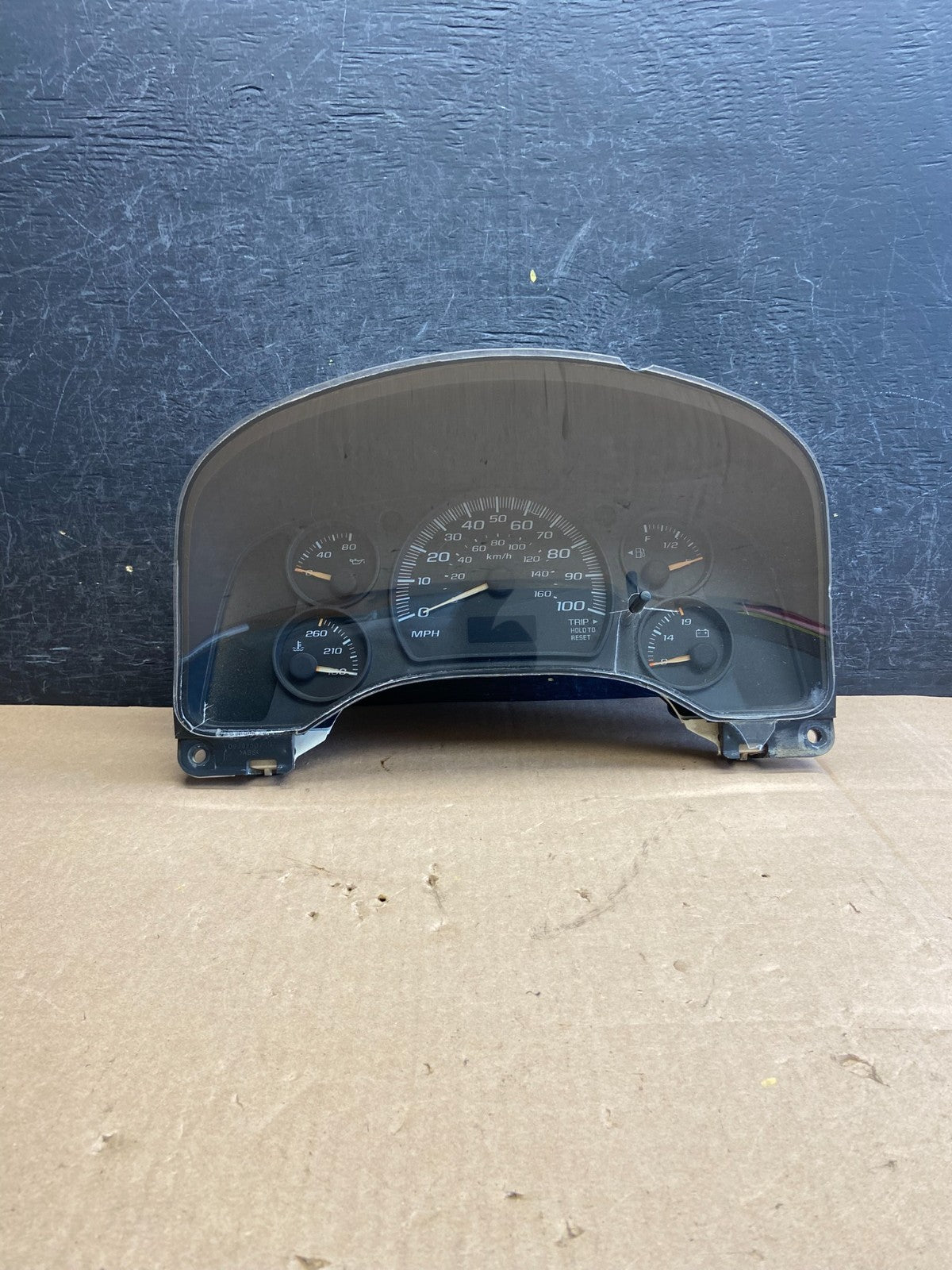 2003 to 2007 Chevrolet Express Speedometer Cluster Gauge 25755008 AI3247 DG0