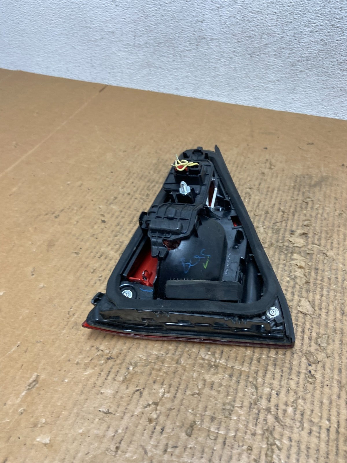 2016-2019 Volkswagen Passat Left Driver Side Inner Tail Light AE27706